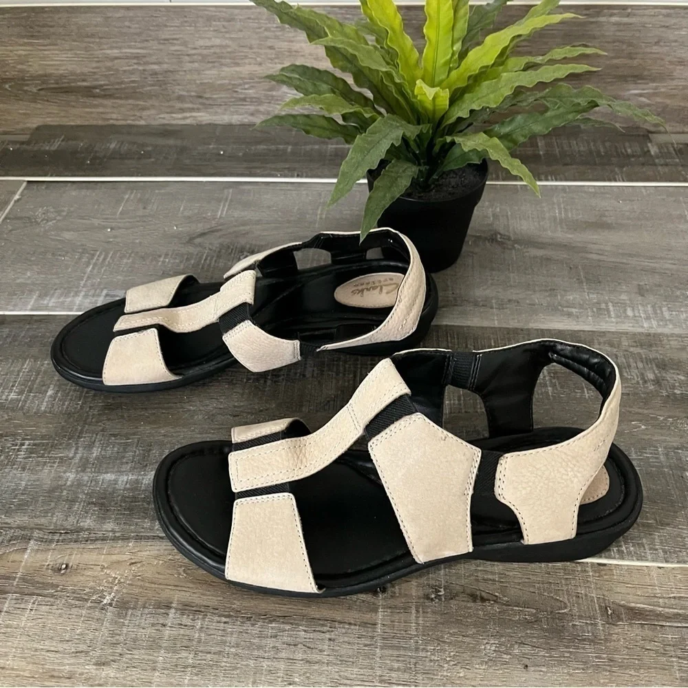 CLARKS Reid Delmar Nubuck Light Tan Leather Sandal Size 9 - Picture 2 of 9